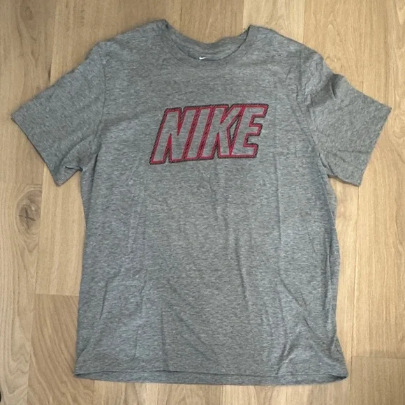 Bundle of Men's XL Nike shirts (4 tee shirts) - Picture 2 of 5